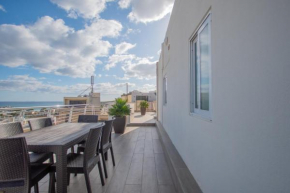 KERNICE Penthouse with Sea and Country Views of Xghajra, Żabbar
